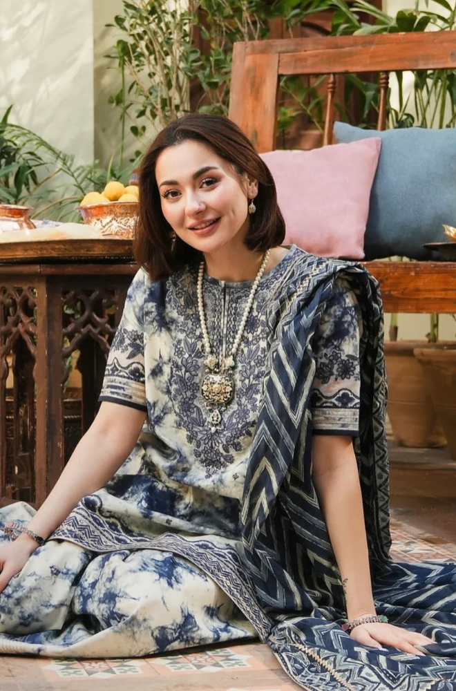 Maria B-3PC Lawn Printed Shirt with Embroided Patches and Printed Dubatta and Trousers-ES1601