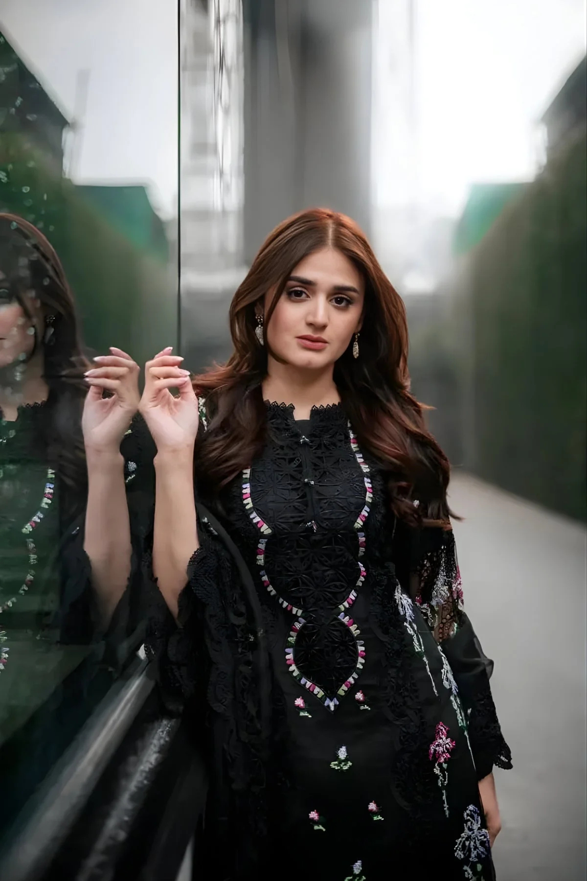 Aneelas - 3PC Unstitched Lawn Embroidered Chicken Kari Shirt with Embroidered Khaddi Net Dupatta - ES 2236