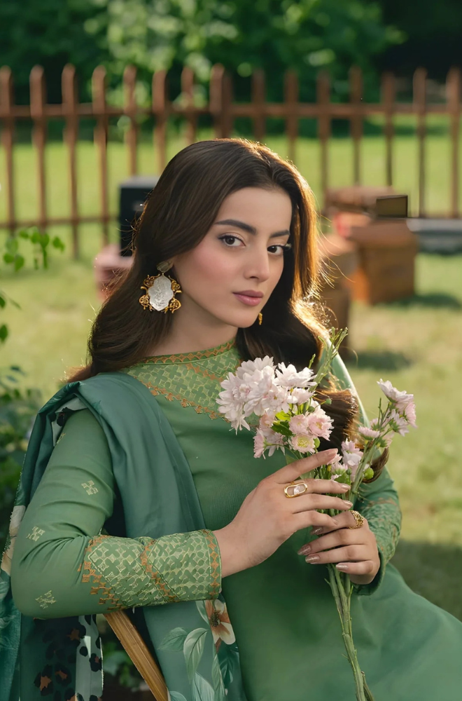 Maryam N Marya - 3PC Khaddar Embroidered Shirt with Digital Printed Dupatta and Embroidered Trouser - ES 2119