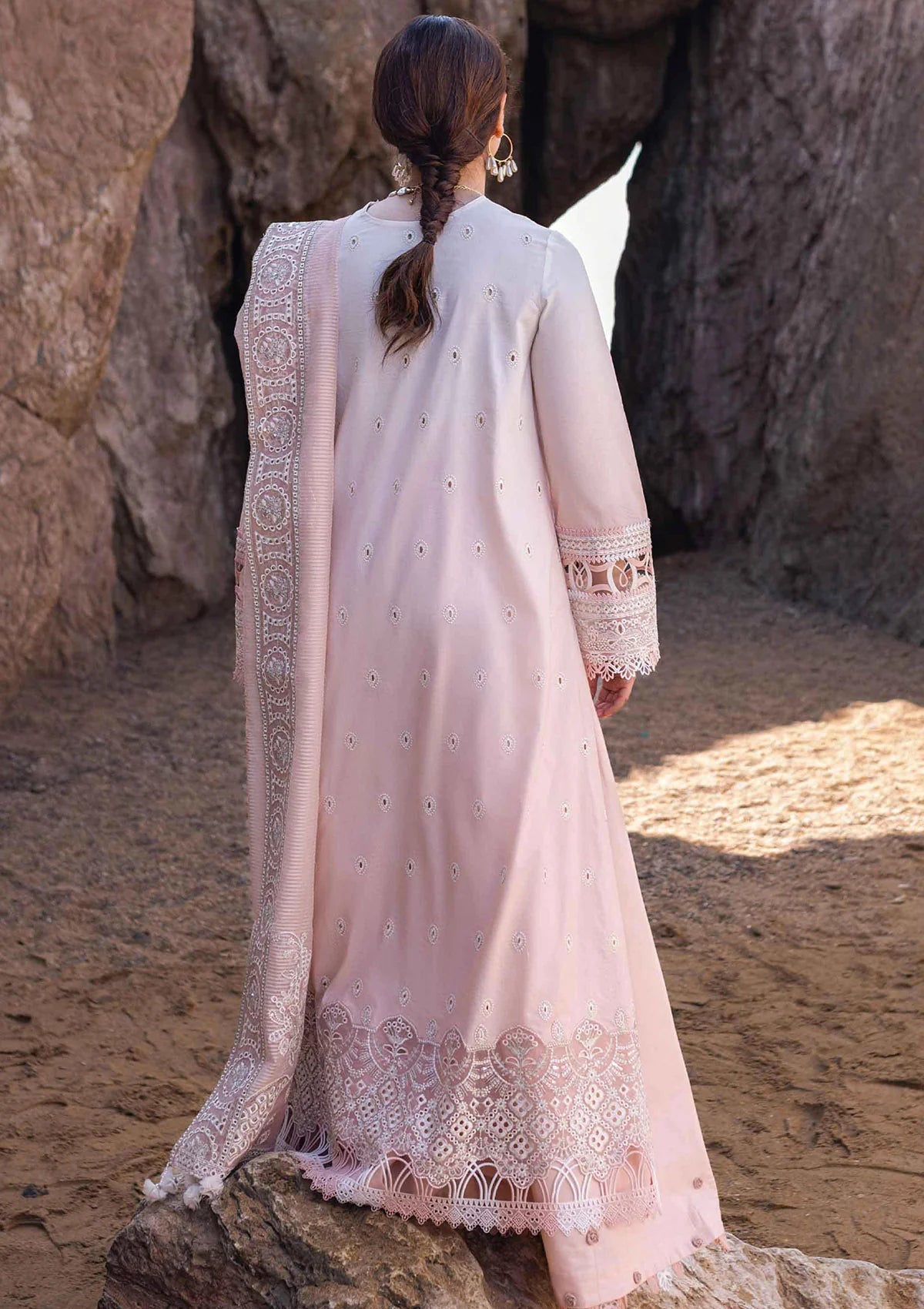 Qalamkaar - 3PC Unstitched Lawn Heavy Embroidered Shirt with Embroidered Khadi Net Dupatta - ES 1090